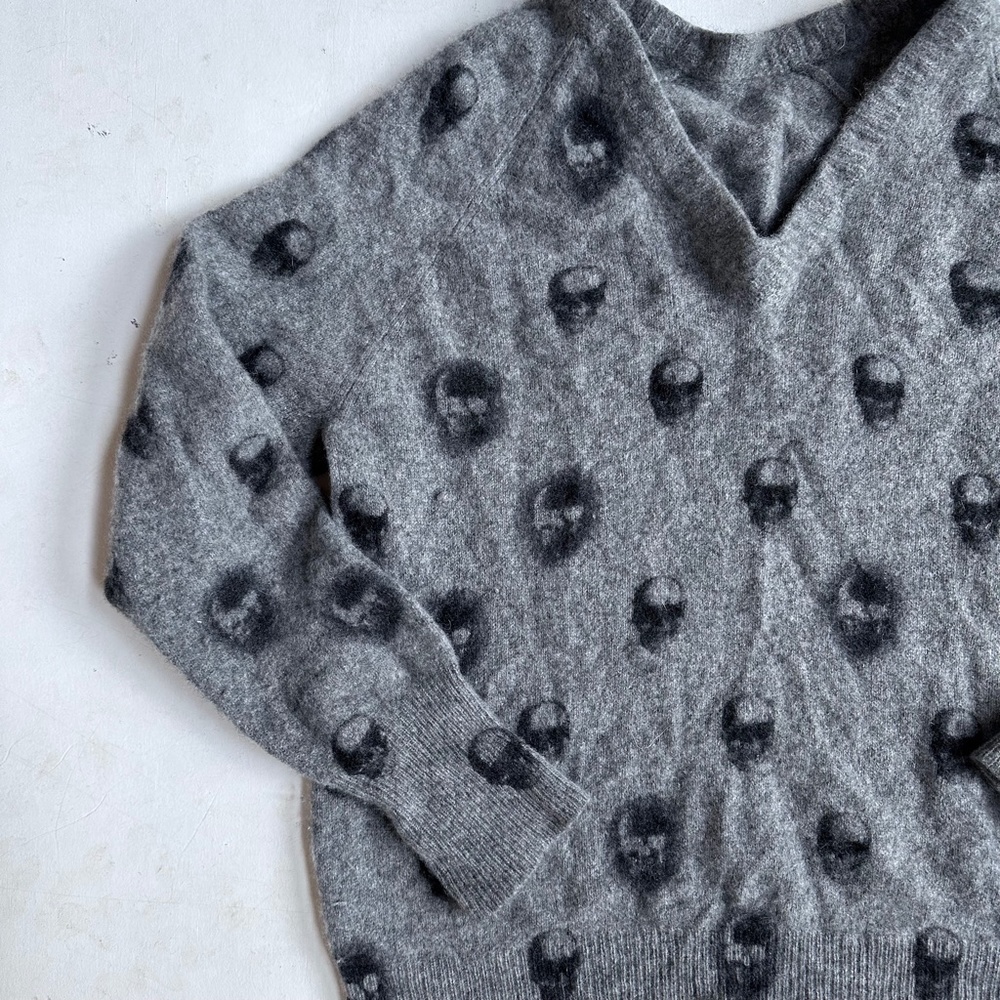 Skull Cashmere Riley V Neck Sweater - Picture 3 of 7